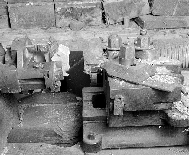 Mandrin gueule de loup et chariot porte-outils. © Jérôme Mongreville / Région Bourgogne-Franche-Comté, Inventaire du patrimoine - 2000