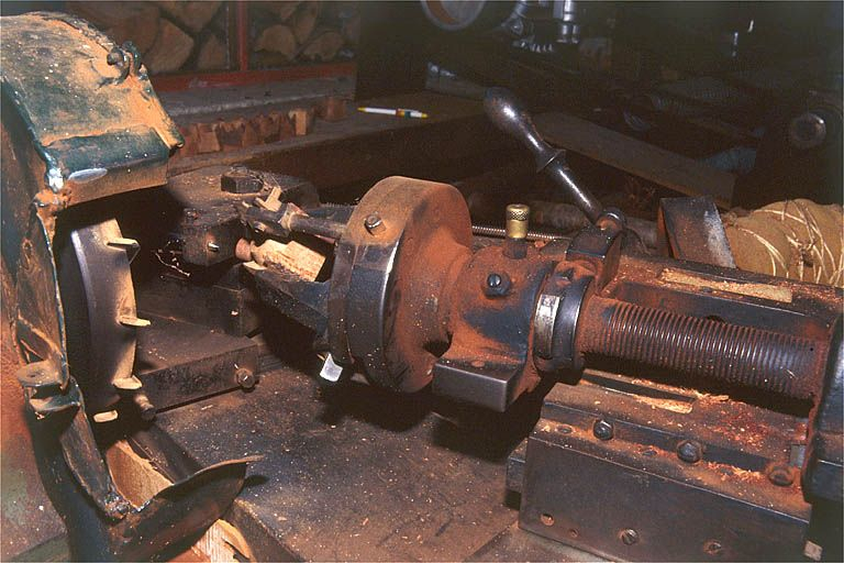 Mandrin gueule de loup et fraise verticale. © Jérôme Mongreville / Région Bourgogne-Franche-Comté, Inventaire du patrimoine - 2000