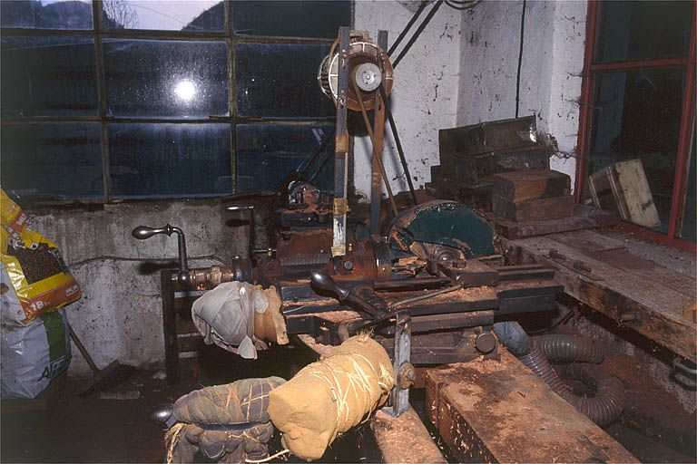 Vue d'ensemble, avec son moteur. © Jérôme Mongreville / Région Bourgogne-Franche-Comté, Inventaire du patrimoine - 2000