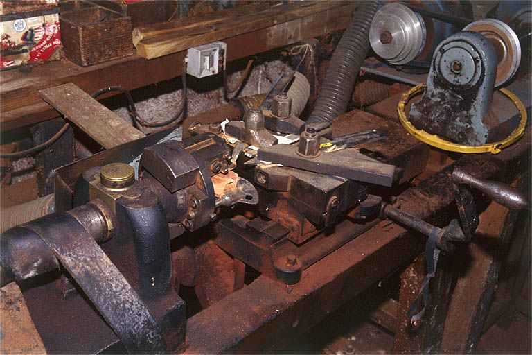 Mandrin gueule de loup et chariot porte-outils. © Jérôme Mongreville / Région Bourgogne-Franche-Comté, Inventaire du patrimoine - 2000