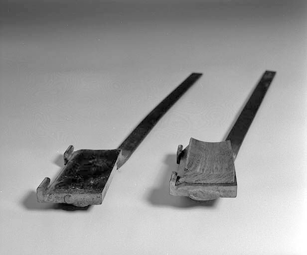 Fers de forme servant à l'incrustation des motifs décoratifs sur le couvercle des tabatières. © Jérôme Mongreville / Région Bourgogne-Franche-Comté, Inventaire du patrimoine - 2000