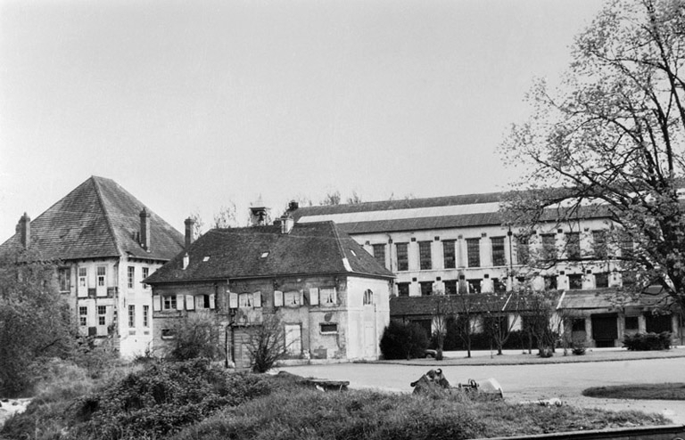 L'usine du Château en 1983. © Jérôme  Mongreville (reproduction) / Région Bourgogne-Franche-Comté, Inventaire du patrimoine - 2000