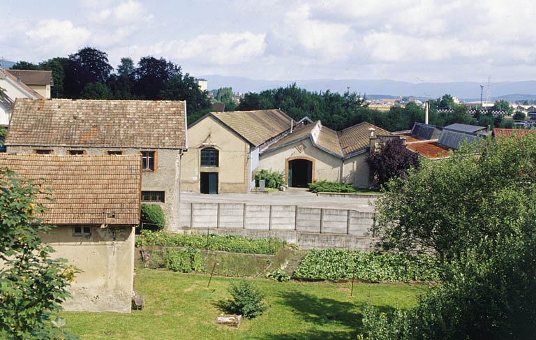 Bureau et ateliers de fabrication depuis le sud. © Yves Sancey / Région Bourgogne-Franche-Comté, Inventaire du patrimoine - 2000