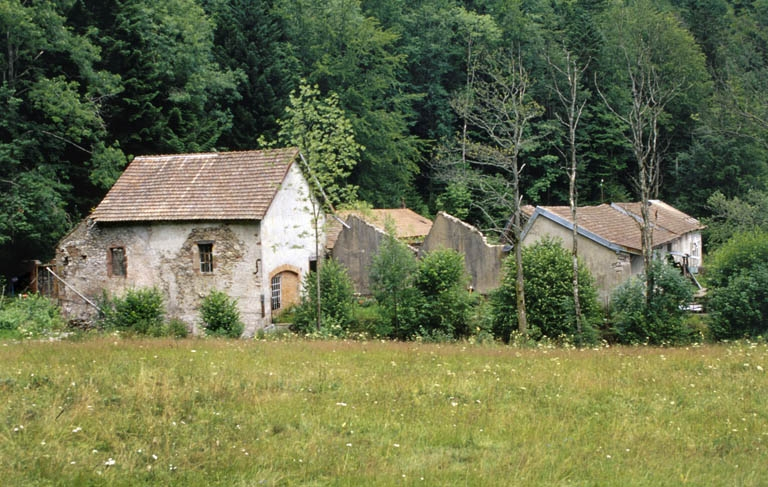 Vue d'ensemble depuis l'ouest. © Yves Sancey / Région Bourgogne-Franche-Comté, Inventaire du patrimoine - 2000