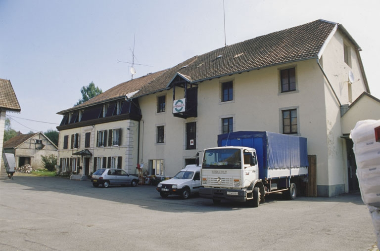 Logement et atelier de fabrication vus de trois quarts. © Yves Sancey / Région Bourgogne-Franche-Comté, Inventaire du patrimoine - 2000