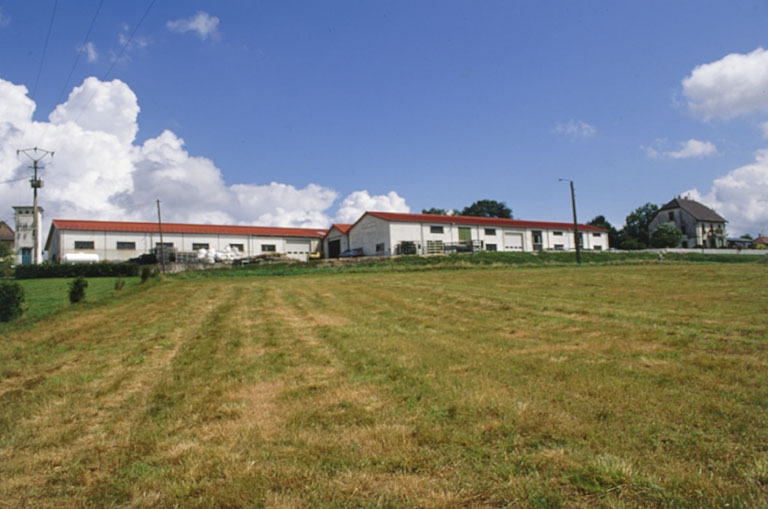 Vue d'ensemble depuis le sud. © Yves Sancey / Région Bourgogne-Franche-Comté, Inventaire du patrimoine - 2000
