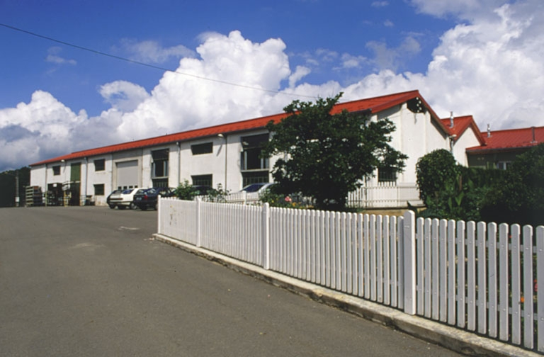 Ateliers de fabrication depuis le sud-est. © Yves Sancey / Région Bourgogne-Franche-Comté, Inventaire du patrimoine - 2000