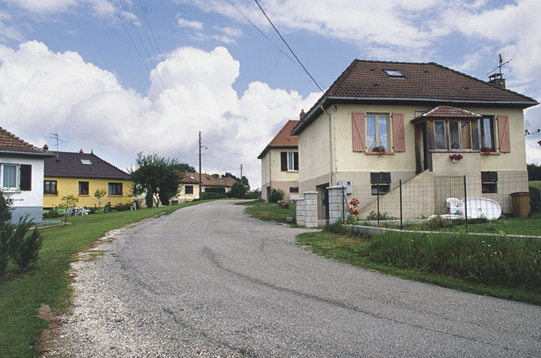 La cité ouvrière. © Yves Sancey / Région Bourgogne-Franche-Comté, Inventaire du patrimoine - 2000