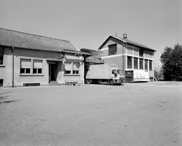 Façade sud et chaufferie. © Yves Sancey / Région Bourgogne-Franche-Comté, Inventaire du patrimoine - 2000