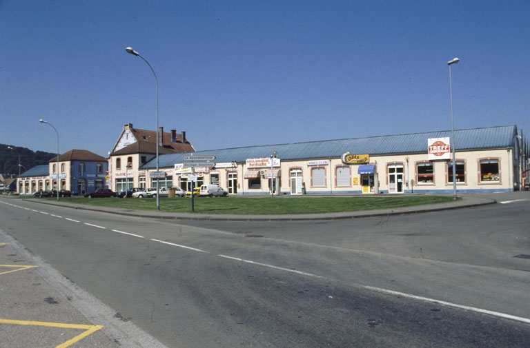 Vue d'ensemble depuis le sud-est. © Yves Sancey / Région Bourgogne-Franche-Comté, Inventaire du patrimoine - 2000