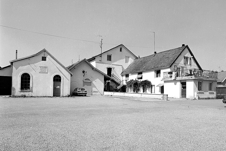 Pignons des ateliers depuis la cour. © Yves Sancey / Région Bourgogne-Franche-Comté, Inventaire du patrimoine - 2000