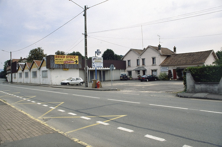 Vue d'ensemble depuis le sud-ouest. © Yves Sancey / Région Bourgogne-Franche-Comté, Inventaire du patrimoine - 2000