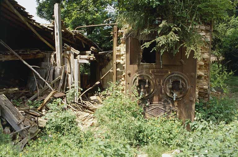 Façade de la chaudière de la machine à vapeur. © Yves Sancey / Région Bourgogne-Franche-Comté, Inventaire du patrimoine - 2000