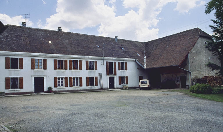 De gauche à droite : logement, moulin et parties agricoles. © Yves Sancey / Région Bourgogne-Franche-Comté, Inventaire du patrimoine - 2000