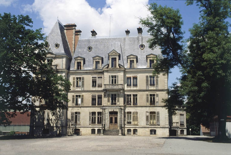 Façade sud. © Yves Sancey / Région Bourgogne-Franche-Comté, Inventaire du patrimoine - 2000