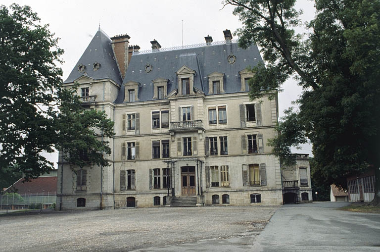 Vue d'ensemble depuis le sud. © Yves Sancey / Région Bourgogne-Franche-Comté, Inventaire du patrimoine - 2000