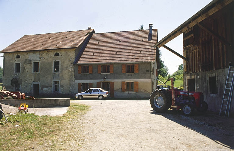 Façade antérieure du moulin et du logement. © Yves Sancey / Région Bourgogne-Franche-Comté, Inventaire du patrimoine - 2000