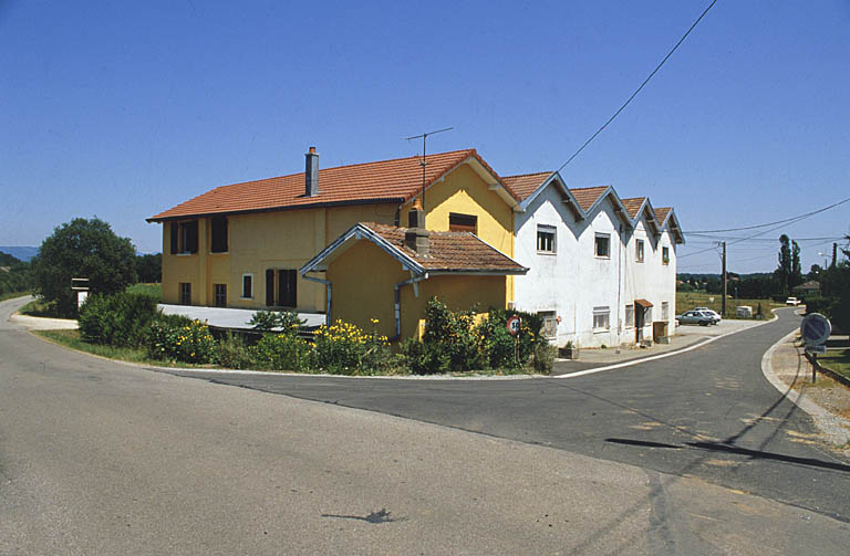 Vue d'ensemble depuis l'ouest. © Yves Sancey / Région Bourgogne-Franche-Comté, Inventaire du patrimoine - 2000