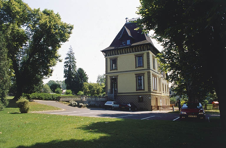 Le chalet Vermot depuis l'ouest. © Yves Sancey / Région Bourgogne-Franche-Comté, Inventaire du patrimoine - 2000 Le chalet Vermot depuis l'ouest. © Yves Sancey / Région Bourgogne-Franche-Comté, Inventaire du patrimoine - 2000