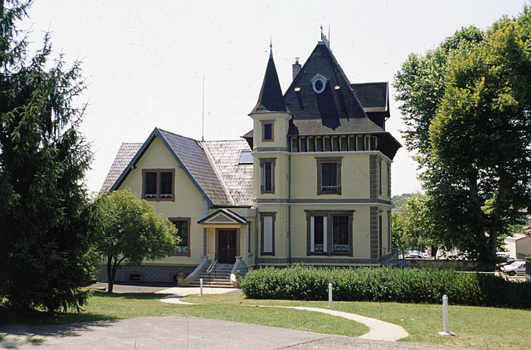 Façade antérieure du chalet Vermot. © Yves Sancey / Région Bourgogne-Franche-Comté, Inventaire du patrimoine - 2000 Façade antérieure du chalet Vermot. © Yves Sancey / Région Bourgogne-Franche-Comté, Inventaire du patrimoine - 2000