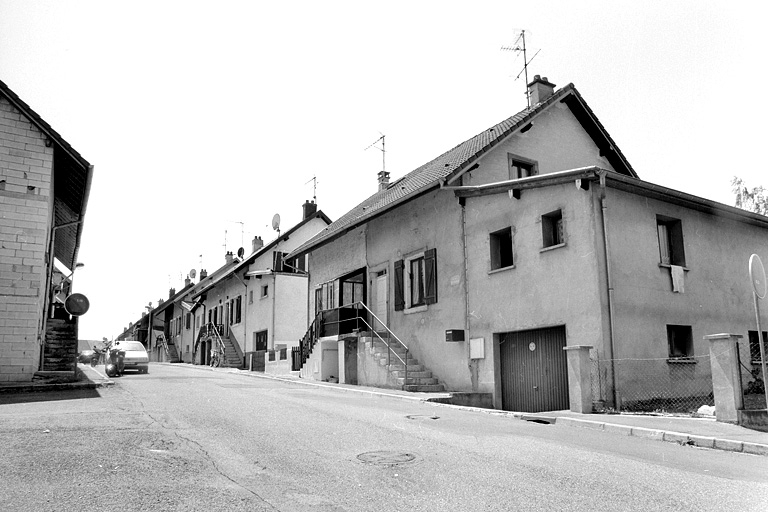 Logements ouvriers rue Antoine Marré. © Yves Sancey / Région Bourgogne-Franche-Comté, Inventaire du patrimoine - 2000 Logements ouvriers rue Antoine Marré. © Yves Sancey / Région Bourgogne-Franche-Comté, Inventaire du patrimoine - 2000