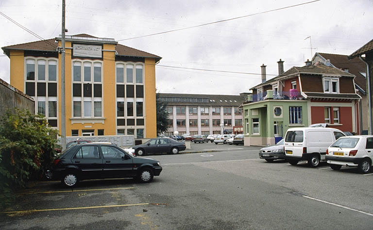 Vue de l'entrée depuis le nord. © Yves Sancey / Région Bourgogne-Franche-Comté, Inventaire du patrimoine - 2000