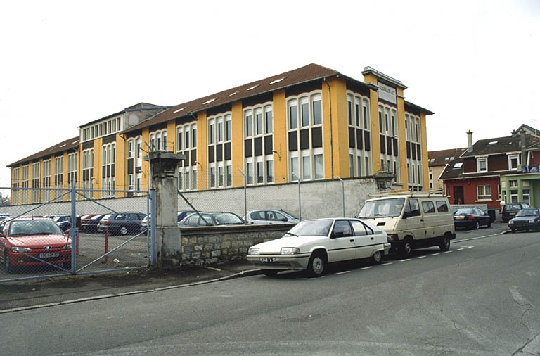 Vue d'ensemble depuis le nord-est. © Yves Sancey / Région Bourgogne-Franche-Comté, Inventaire du patrimoine - 2000
