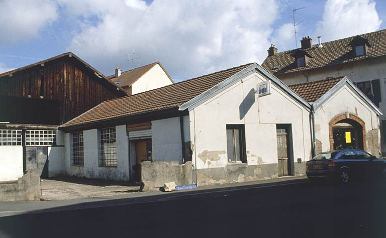Vue de trois quarts gauche. © Jérôme Mongreville / Région Bourgogne-Franche-Comté, Inventaire du patrimoine - 2000