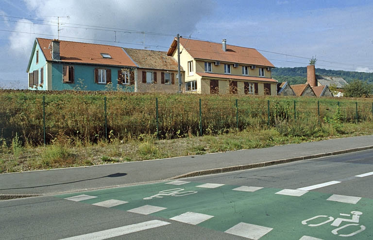 Logements et ateliers depuis le sud-est. © Yves Sancey / Région Bourgogne-Franche-Comté, Inventaire du patrimoine - 2000