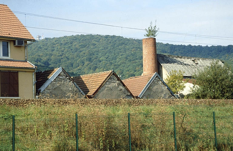 Pignons est des ateliers et cheminée tronquée. © Yves Sancey / Région Bourgogne-Franche-Comté, Inventaire du patrimoine - 2000