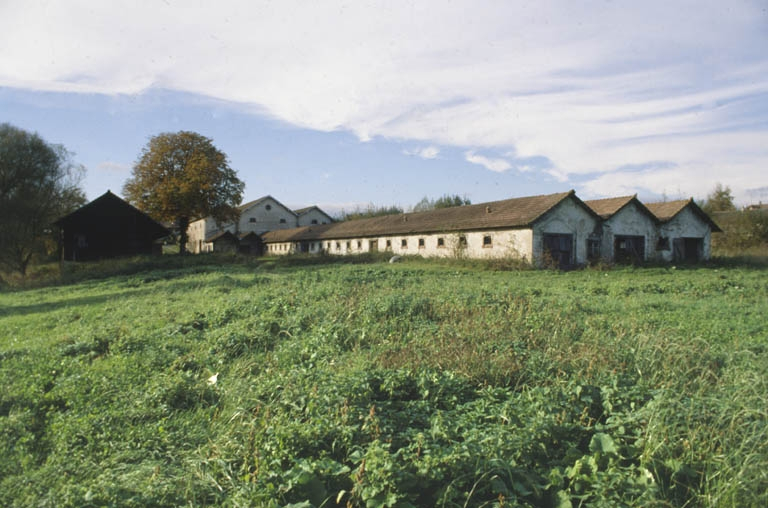 Vue d'ensemble depuis le sud-est. © Yves Sancey / Région Bourgogne-Franche-Comté, Inventaire du patrimoine - 2000