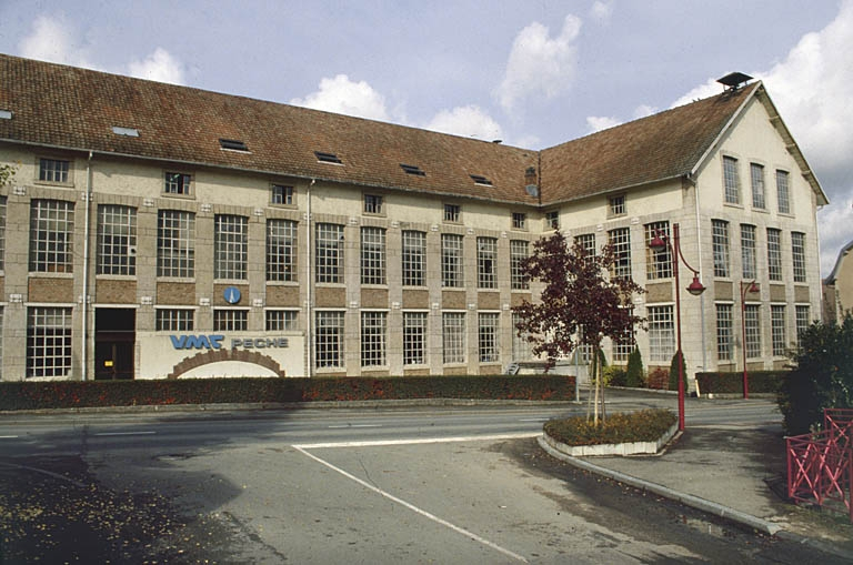 Vue d'ensemble depuis l'est. © Yves Sancey / Région Bourgogne-Franche-Comté, Inventaire du patrimoine - 2000 Vue d'ensemble depuis l'est. © Yves Sancey / Région Bourgogne-Franche-Comté, Inventaire du patrimoine - 2000