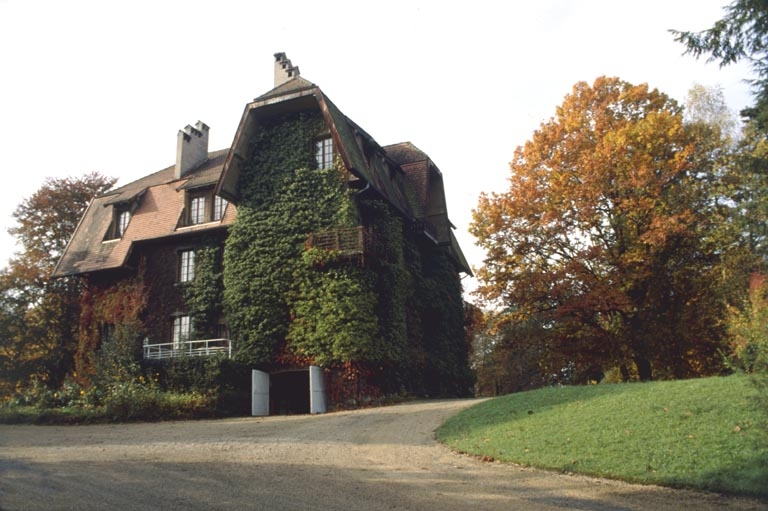 Vue d'ensemble depuis le nord-est. © Yves Sancey / Région Bourgogne-Franche-Comté, Inventaire du patrimoine - 2000