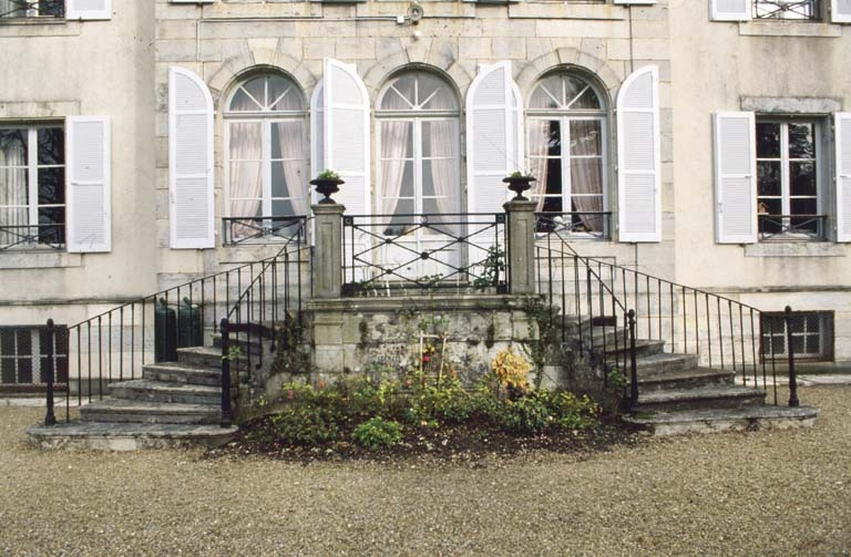 Détail de la façade ouest. © Yves Sancey / Région Bourgogne-Franche-Comté, Inventaire du patrimoine - 2000