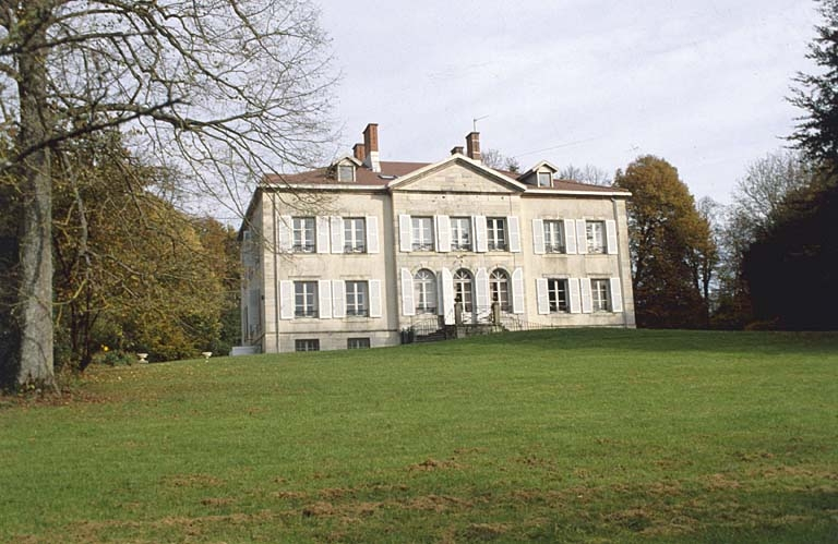 Façade ouest. © Yves Sancey / Région Bourgogne-Franche-Comté, Inventaire du patrimoine - 2000