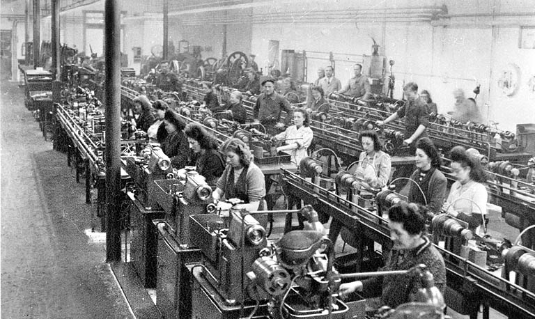 Atelier de reprises : batteries de petites machines. © Yves  Sancey (reproduction) / Région Bourgogne-Franche-Comté, Inventaire du patrimoine - 2000