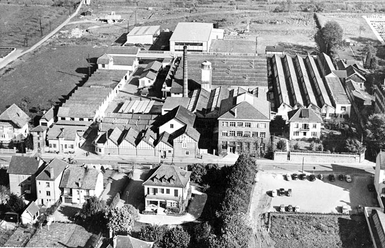 Vue aérienne depuis l'ouest. © Yves  Sancey (reproduction) / Région Bourgogne-Franche-Comté, Inventaire du patrimoine - 2000
