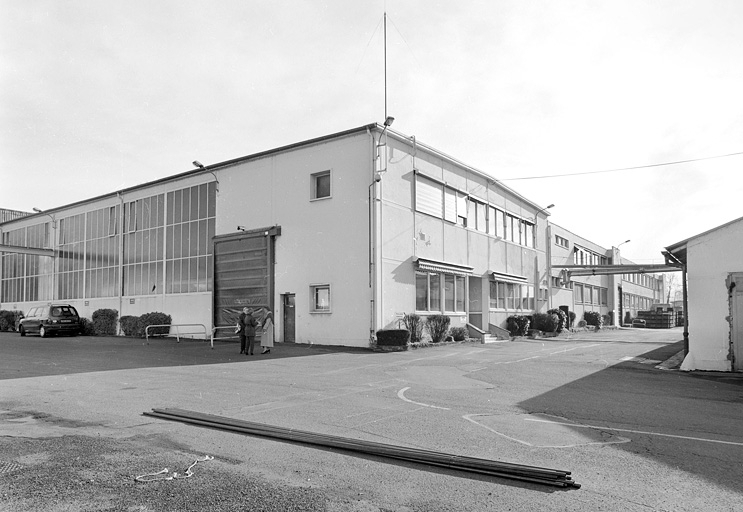 Atelier de fabrication (traitement de surface et visserie emboutie). © Yves Sancey / Région Bourgogne-Franche-Comté, Inventaire du patrimoine - 2000
