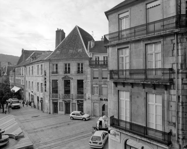 Façade sur rue, de trois quarts droit. © Yves Sancey / Région Bourgogne-Franche-Comté, Inventaire du patrimoine - 2001