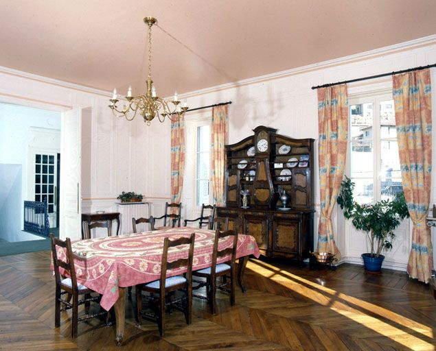 La salle à manger, vue générale. © Yves Sancey / Région Bourgogne-Franche-Comté, Inventaire du patrimoine - 2001