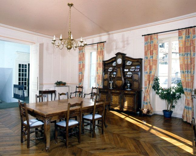 La salle à manger, vue générale. © Yves Sancey / Région Bourgogne-Franche-Comté, Inventaire du patrimoine - 2001