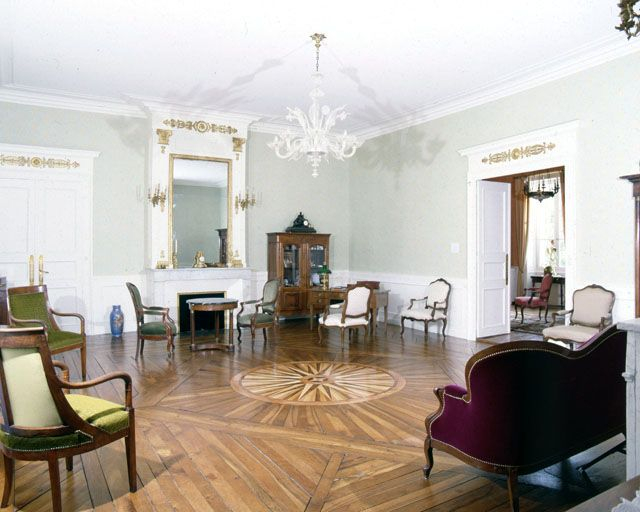 Le grand salon, vue depuis l'angle sud-ouest. © Yves Sancey / Région Bourgogne-Franche-Comté, Inventaire du patrimoine - 2001