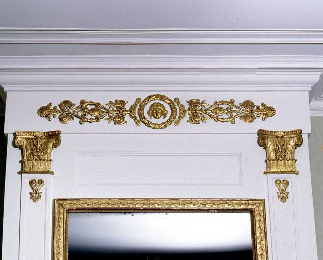 Décor d'un dessus de cheminée du grand salon. © Yves Sancey / Région Bourgogne-Franche-Comté, Inventaire du patrimoine - 2001