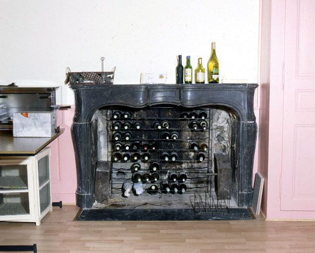 La cheminée de l'ancienne chambre à côté de la cuisine. © Yves Sancey / Région Bourgogne-Franche-Comté, Inventaire du patrimoine - 2001