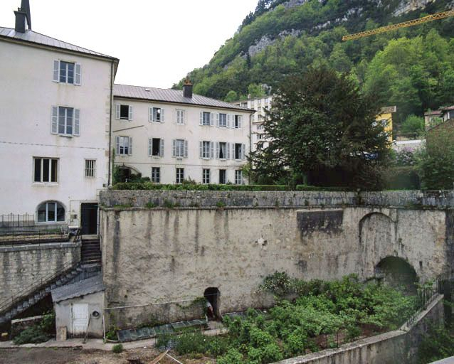Partie droite des façades postérieures. © Yves Sancey / Région Bourgogne-Franche-Comté, Inventaire du patrimoine - 2001