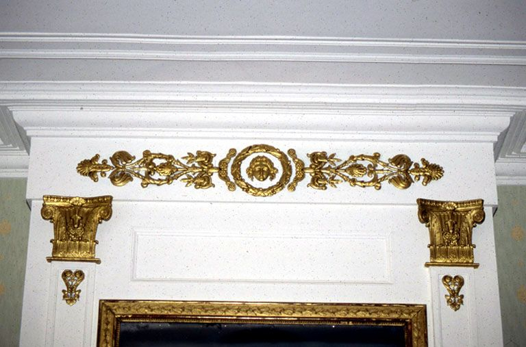 Le grand salon : décor des dessus-de-porte. © Yves Sancey / Région Bourgogne-Franche-Comté, Inventaire du patrimoine - 2001