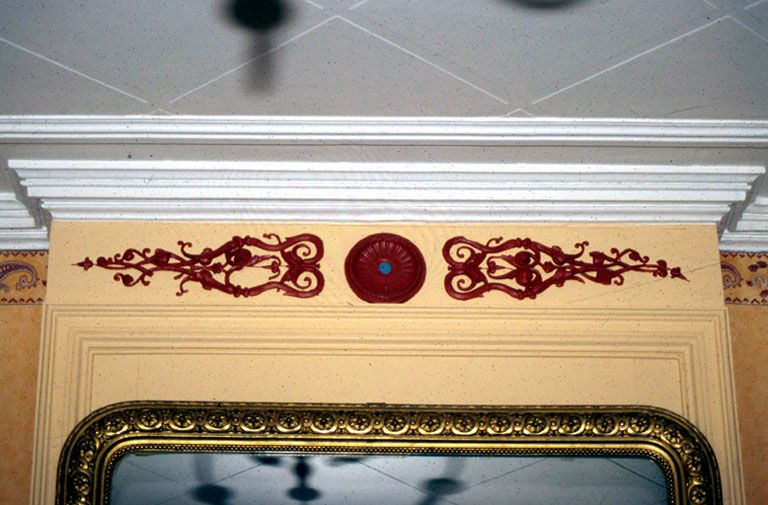 Le grand salon : décor des dessus-de-porte. © Yves Sancey / Région Bourgogne-Franche-Comté, Inventaire du patrimoine - 2001