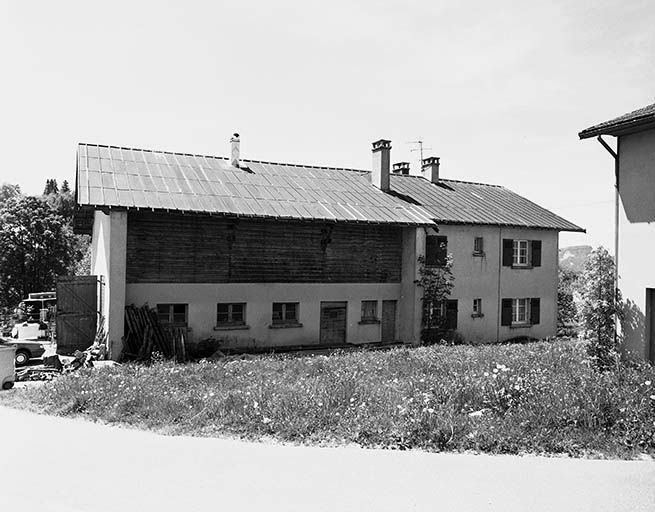Vue générale d'une ferme reconstruite après guerre. © Jérôme Mongreville / Région Bourgogne-Franche-Comté, Inventaire du patrimoine - 2001
