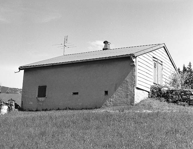 Façade postérieure. © Jérôme Mongreville / Région Bourgogne-Franche-Comté, Inventaire du patrimoine - 2001