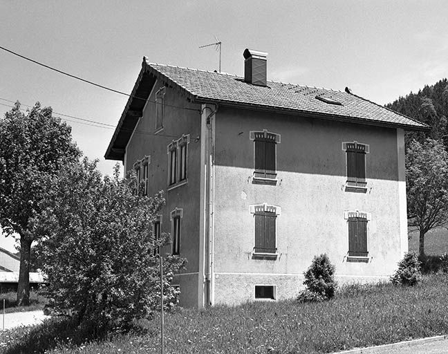 Face gauche. © Jérôme Mongreville / Région Bourgogne-Franche-Comté, Inventaire du patrimoine - 2001